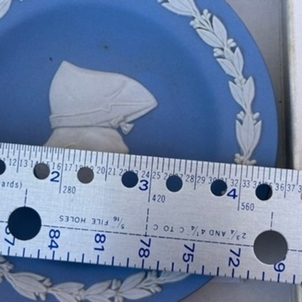 Wedgwood Jasperware Winston Churchill Round Tray Portland Blue J1000 England - Picture 9 of 9